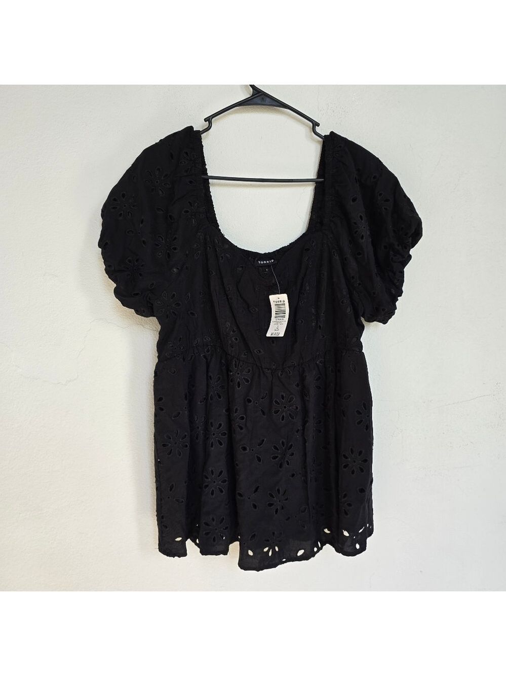 NWT TORRID Babydoll Eyelet Challis Black Short Sleeve Blouse Size 1X 14-16 - Picture 4 of 16